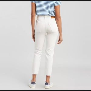 levi’s wedgie straight ankle jeans — white